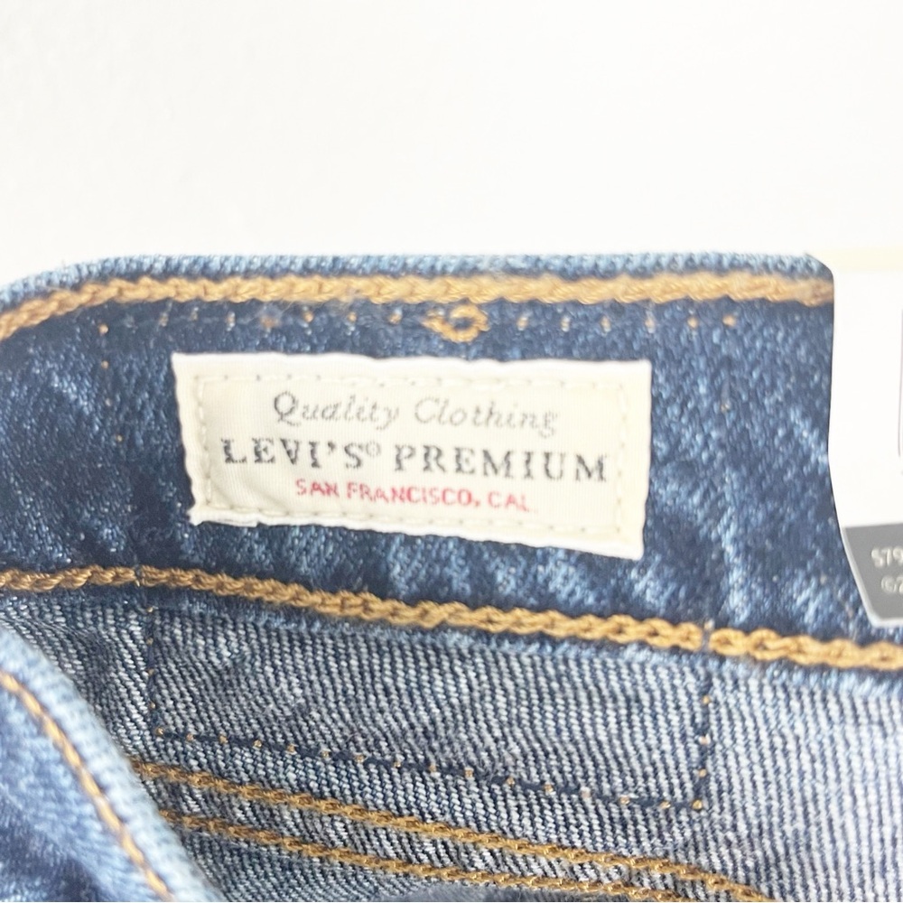 LEVI’S High Rise Button Fly Wedgie Straight Premium Denim Blue Jeans, Size 32 - Picture 7 of 16
